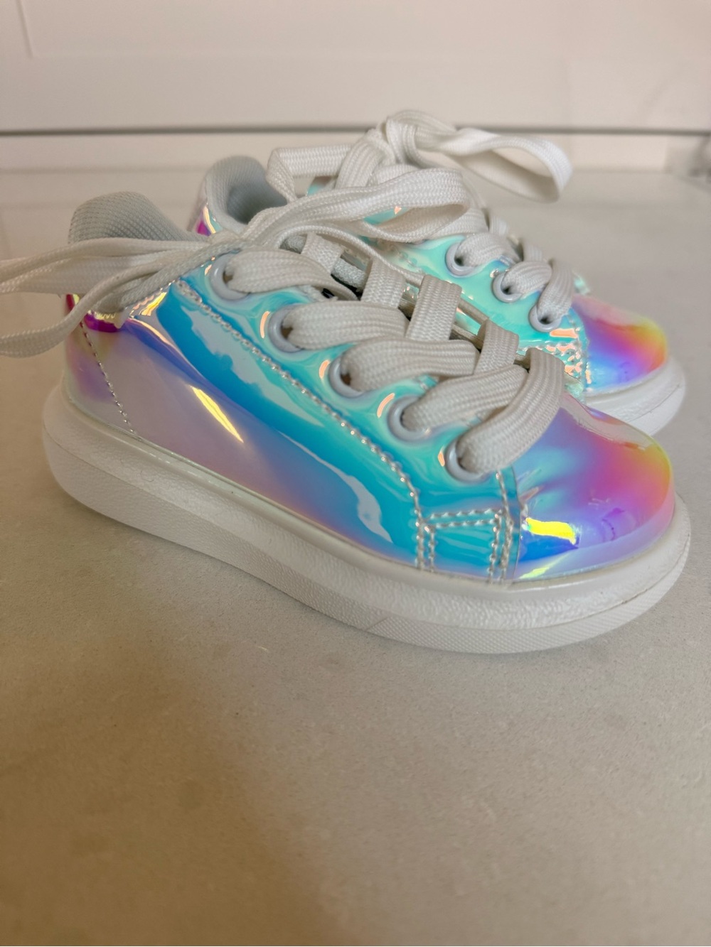 NEW W/O TAGS Lola + The Boys Iridescent Rainbow Sneaker with White Laces